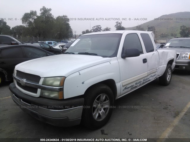 2GCEC19V031410386 - 2003 CHEVROLET SILVERADO C1500 WHITE photo 2