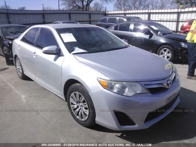 4T1BF1FK0DU208038 - 2013 TOYOTA CAMRY L/SE/LE/XLE 银色 照片 1