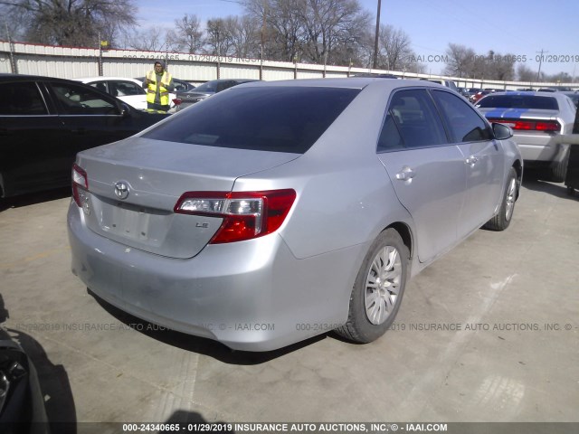 4T1BF1FK0DU208038 - 2013 TOYOTA CAMRY L/SE/LE/XLE 银色 照片 4