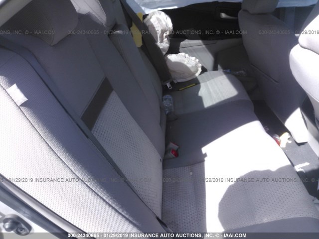 4T1BF1FK0DU208038 - 2013 TOYOTA CAMRY L/SE/LE/XLE 银色 照片 8