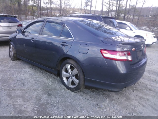 4T1BF3EK1BU759296 - 2011 TOYOTA CAMRY SE/LE/XLE 灰色 照片 3