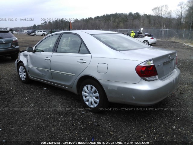 4T1BE32K25U435267 - 2005 TOYOTA CAMRY LE/XLE/SE SILVER photo 3