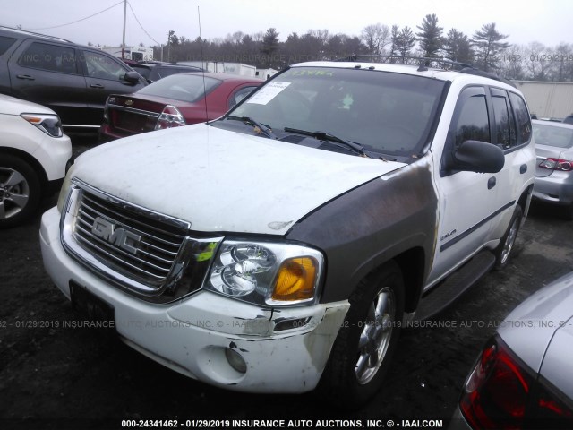 1GKDT13S662236780 - 2006 GMC ENVOY WHITE photo 2