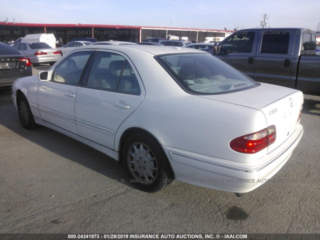 WDBJF65J91B307484 - 2001 MERCEDES-BENZ E 320 WHITE photo 3