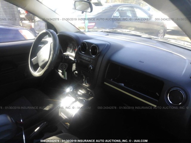 1J4FT47B99D134196 - 2009 JEEP COMPASS SPORT BLUE photo 5