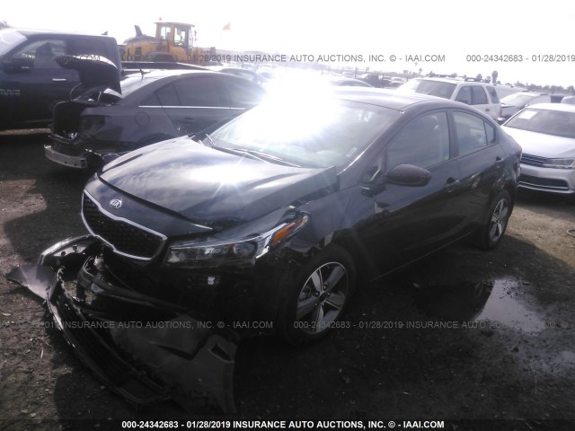 3KPFL4A72JE210936 - 2018 KIA FORTE LX/S BLACK photo 2