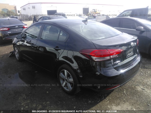 3KPFL4A72JE210936 - 2018 KIA FORTE LX/S BLACK photo 3