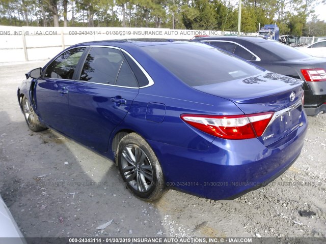4T1BF1FK6GU527383 - 2016 TOYOTA CAMRY LE/XLE/SE/XSE BLUE photo 3