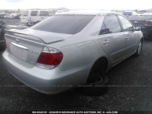 4T1BF30K95U615152 - 2005 TOYOTA CAMRY LE/XLE/SE SILVER photo 4