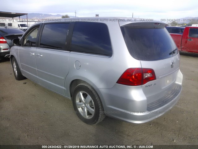 2V8HW34109R554006 - 2009 VOLKSWAGEN ROUTAN SE SILVER photo 3