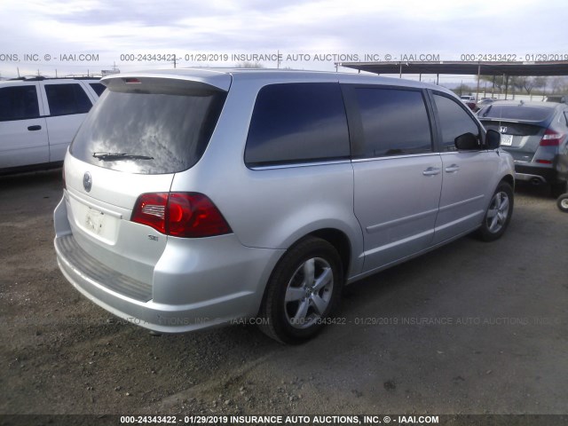 2V8HW34109R554006 - 2009 VOLKSWAGEN ROUTAN SE SILVER photo 4