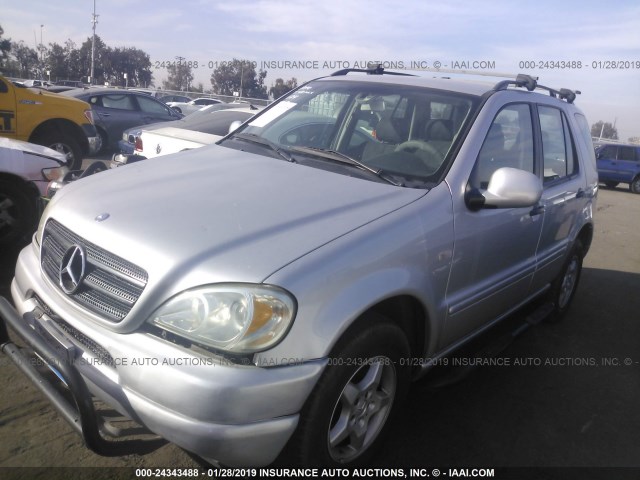 4JGAB54E61A225094 - 2001 MERCEDES-BENZ ML 320 SILVER photo 2