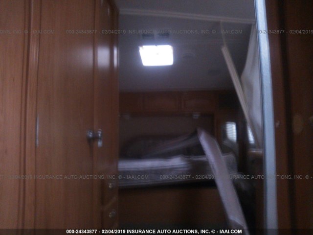 4X4FWCG277T008827 - 2007 FOREST RIVER OTHER  WHITE photo 5