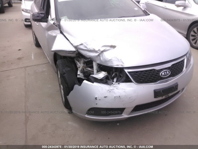 KNAFU5A28C5515926 - 2012 KIA FORTE EX SILVER photo 6