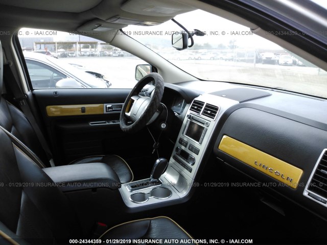 2LMDU88C48BJ32577 - 2008 LINCOLN MKX GRAY photo 5