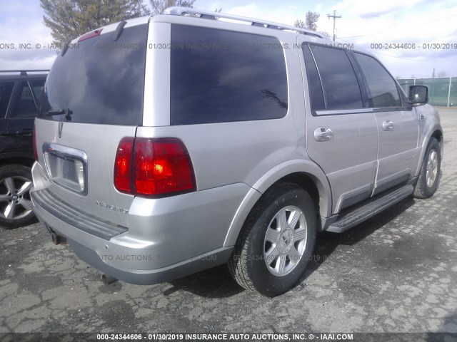 5LMFU28R54LJ30074 - 2004 LINCOLN NAVIGATOR SILVER photo 4