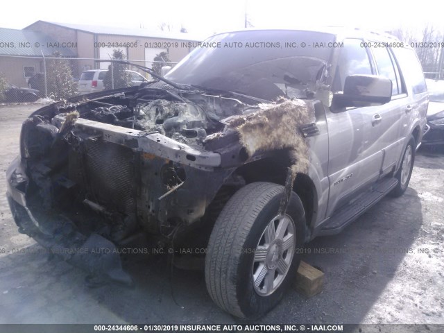 5LMFU28R54LJ30074 - 2004 LINCOLN NAVIGATOR SILVER photo 6