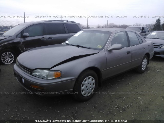 JT2BG12K7T0389483 - 1996 TOYOTA CAMRY DX/LE/XLE BROWN photo 2