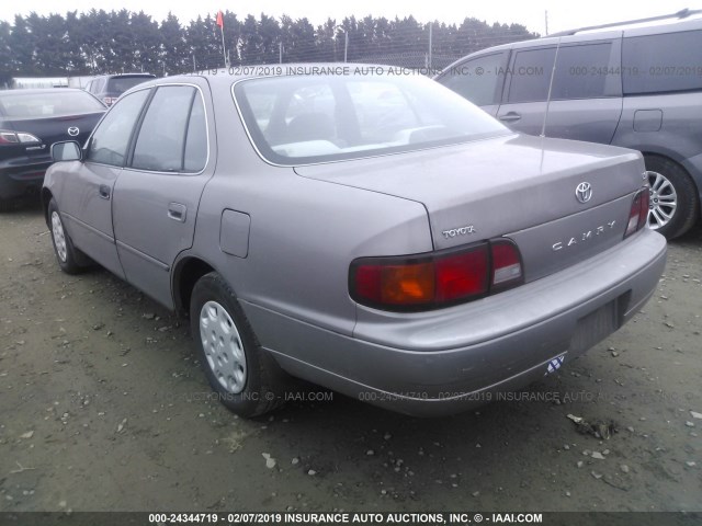 JT2BG12K7T0389483 - 1996 TOYOTA CAMRY DX/LE/XLE BROWN photo 3