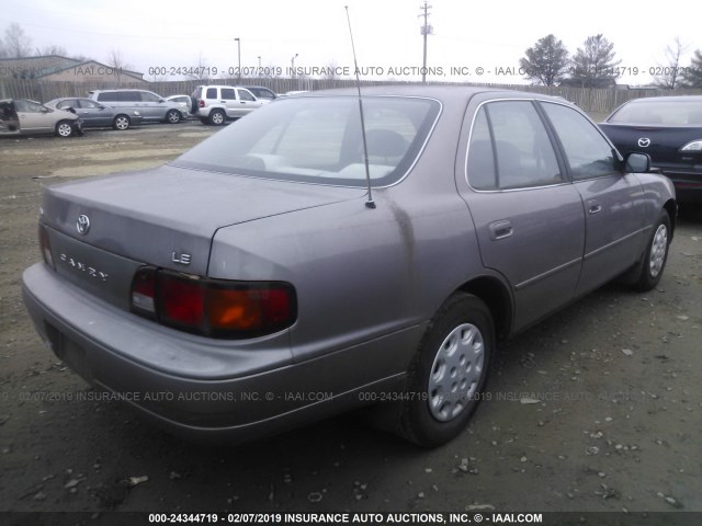 JT2BG12K7T0389483 - 1996 TOYOTA CAMRY DX/LE/XLE BROWN photo 4