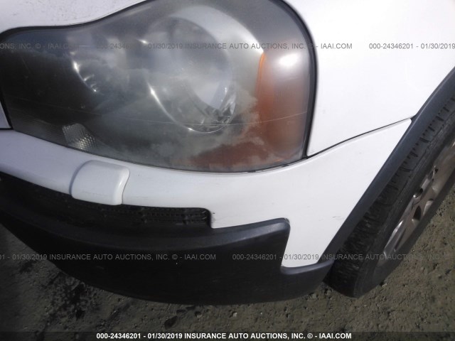 YV1CZ91H631006387 - 2003 VOLVO XC90 T6 WHITE photo 6