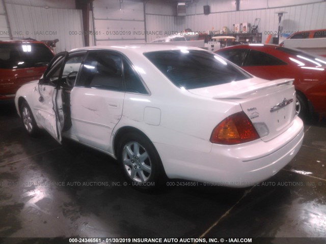 4T1BF28B0YU008446 - 2000 TOYOTA AVALON XL/XLS WHITE photo 3