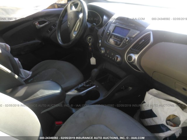 KM8JT3AB5CU420858 - 2012 HYUNDAI TUCSON GL BLACK photo 5