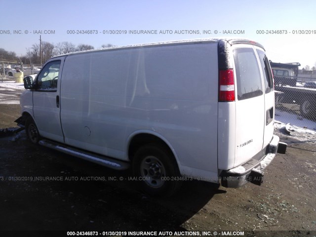 1GTW7AFF2H1904395 - 2017 GMC SAVANA G2500 WHITE photo 3