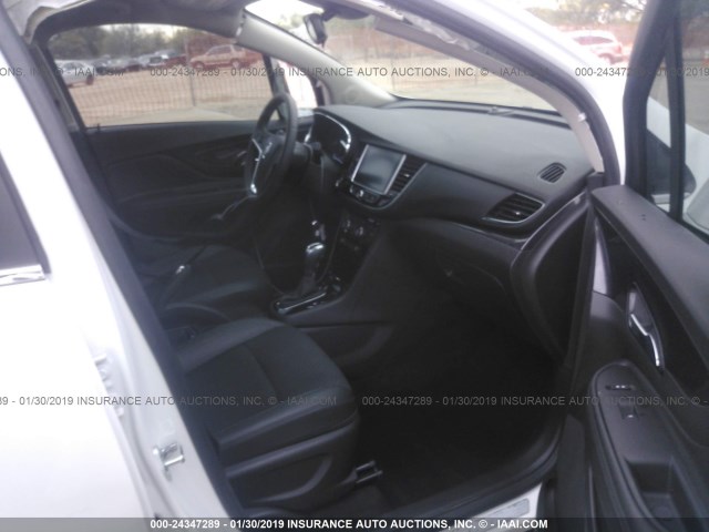 KL4CJASB2JB641181 - 2018 BUICK ENCORE PREFERRED Ақ фото 5