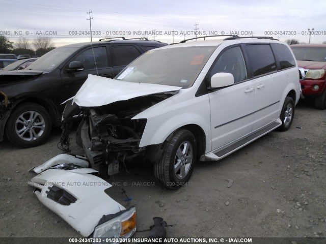 2D4RN5D17AR296881 - 2010 DODGE GRAND CARAVAN SXT WHITE photo 2