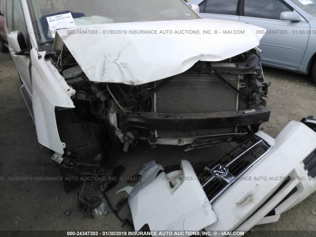 2D4RN5D17AR296881 - 2010 DODGE GRAND CARAVAN SXT WHITE photo 6