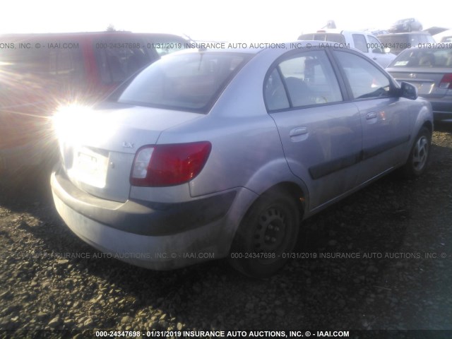 KNADE123486315406 - 2008 KIA RIO LX/SX SILVER photo 4