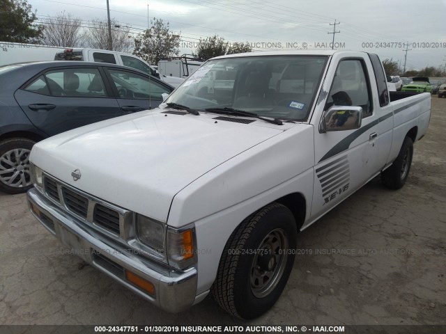 1N6HD16S3SC402633 - 1995 NISSAN TRUCK KING CAB SE/KING CAB XE WHITE photo 2