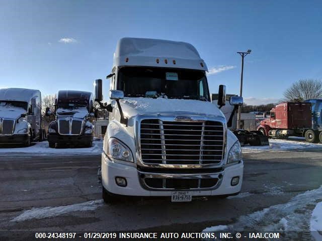 3AKJGLD6XFSGJ8904 - 2015 FREIGHTLINER CASCADIA 125  Unknown photo 2