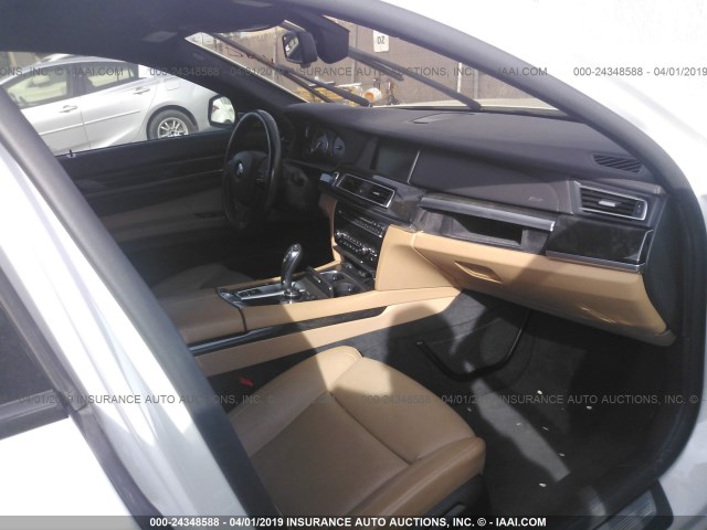 WBAYA8C57DD228062 - 2013 BMW 750 I WHITE photo 5