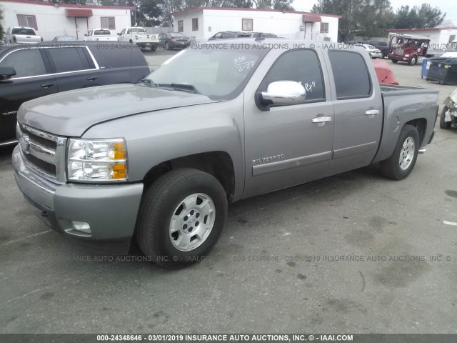 2GCEC13C471507443 - 2007 CHEVROLET SILVERADO C1500 CREW CAB GRAY photo 2