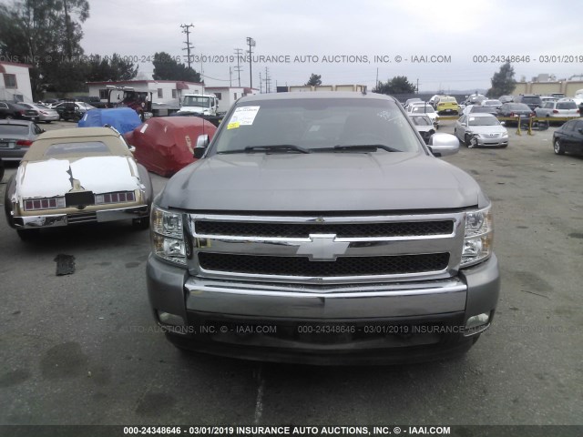 2GCEC13C471507443 - 2007 CHEVROLET SILVERADO C1500 CREW CAB GRAY photo 6