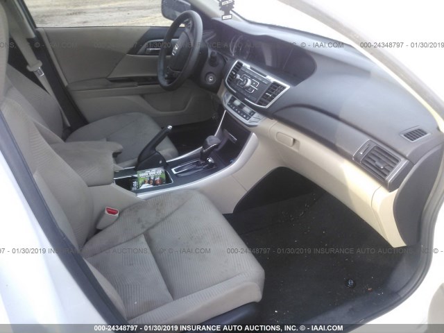 1HGCR2F31FA251596 - 2015 HONDA ACCORD WHITE photo 5