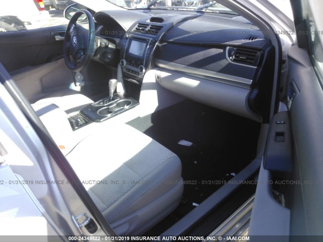 4T1BF1FK1EU406418 - 2014 TOYOTA CAMRY L/SE/LE/XLE SILVER photo 5