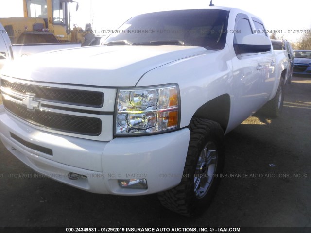 3GCPKSE71DG191908 - 2013 CHEVROLET SILVERADO K1500 LT WHITE photo 2