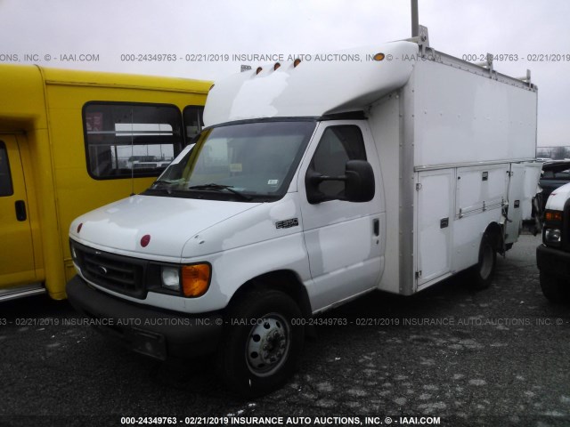 1FDWE35L35HA78194 - 2005 FORD E350 E350 SUPER DUTY CTWAY VAN Unknown photo 2