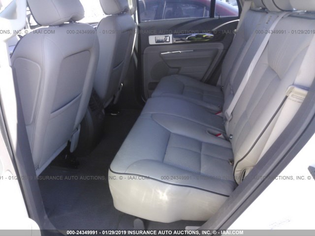 2LMDJ6JC4ABJ12844 - 2010 LINCOLN MKX WHITE photo 8