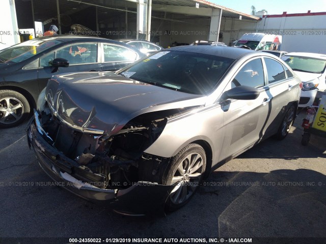 5NPEC4AC1DH652129 - 2013 HYUNDAI SONATA SE/LIMITED GRAY photo 2