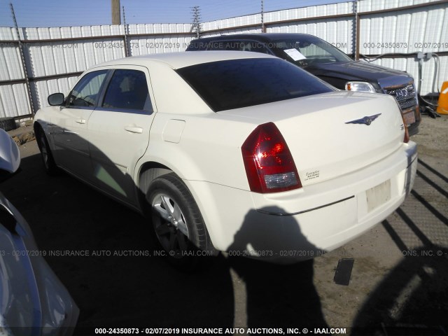 2C3KA53G67H737919 - 2007 CHRYSLER 300 TOURING WHITE photo 3