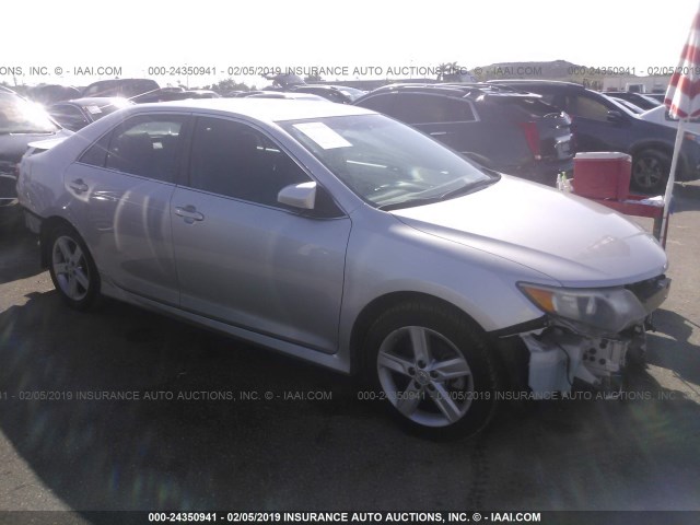 4T1BF1FK8CU012041 - 2012 TOYOTA CAMRY SE/LE/XLE 银色 照片 1
