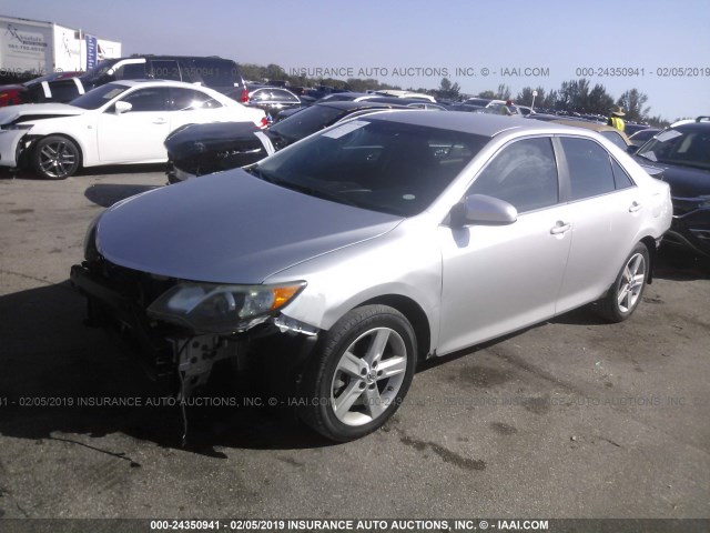 4T1BF1FK8CU012041 - 2012 TOYOTA CAMRY SE/LE/XLE 银色 照片 2