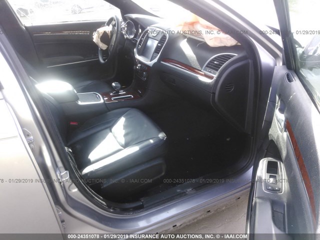 2C3CCAAG0EH156696 - 2014 CHRYSLER 300 SILVER photo 5