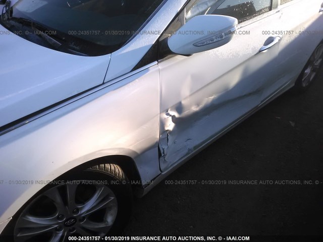 5NPEC4ACXDH650590 - 2013 HYUNDAI SONATA SE/LIMITED WHITE photo 6