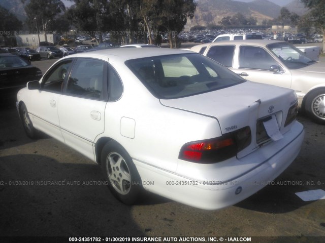 4T1BF18B2XU310944 - 1999 TOYOTA AVALON XL/XLS WHITE photo 3