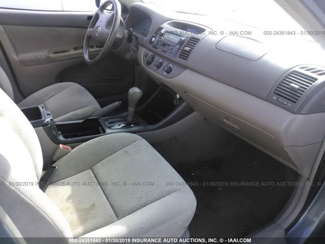 4T1BE32K03U646092 - 2003 TOYOTA CAMRY LE/XLE/SE GRAY photo 5